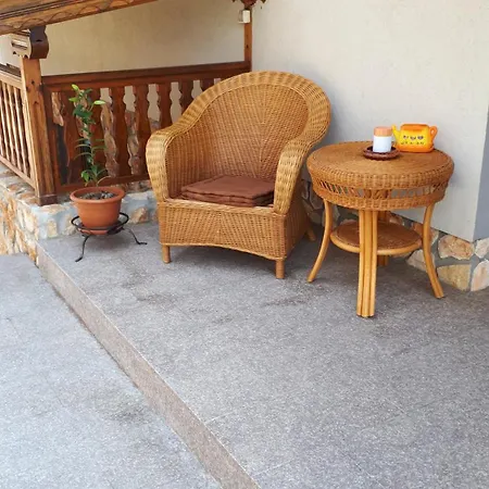 Konukevi Neli Sea 3*