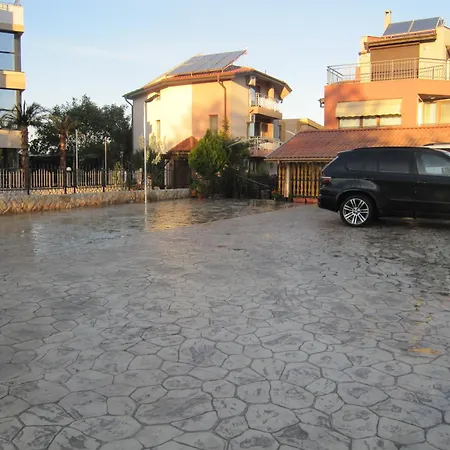 Neli Sea Konukevi 3*