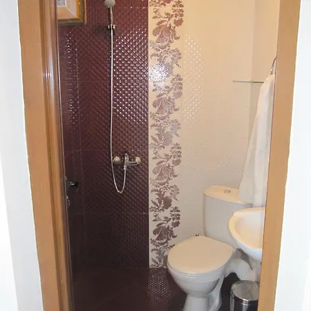 Konukevi Neli Sea 3*