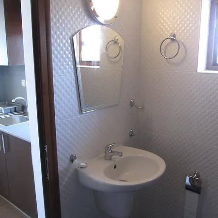 Konukevi Neli Sea 3*