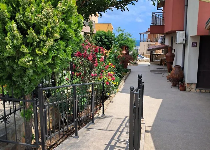 بيت ضيافة Neli Sea