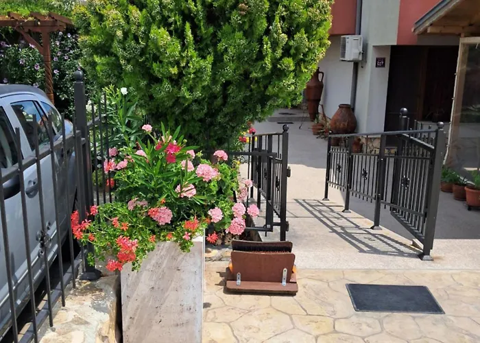 Neli Sea بيت ضيافة 3*