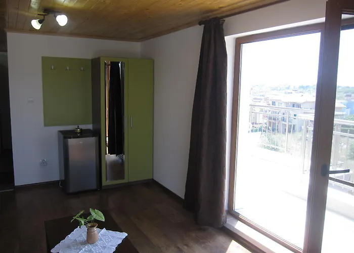 بيت ضيافة Neli Sea